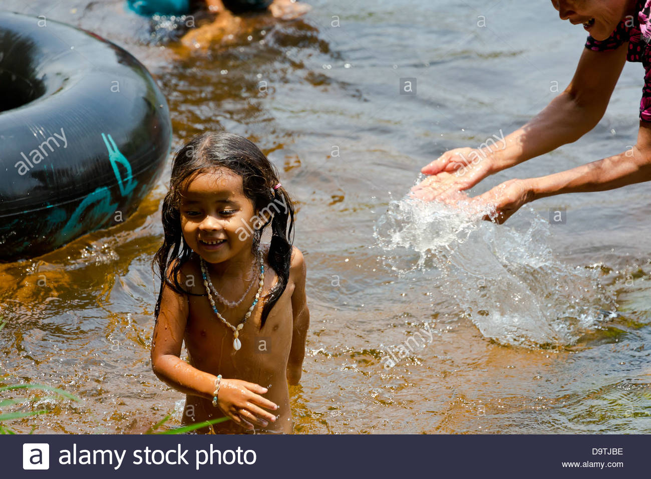 Featured image of post Bathtub Washing Female Child Child Bath In River